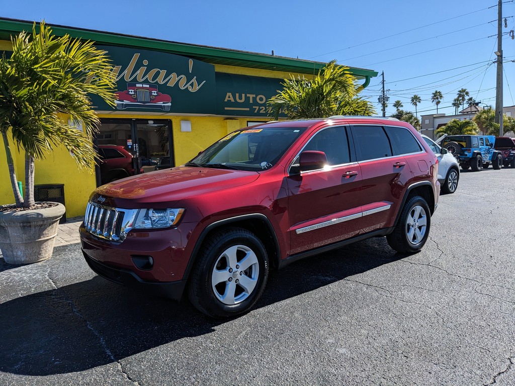 Jeep Grand Cherokee Vehicle Full-screen Gallery Image 02