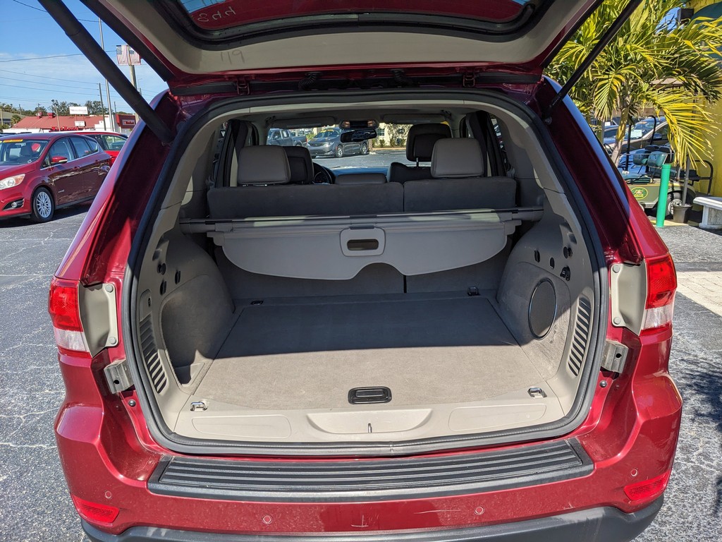 Jeep Grand Cherokee Vehicle Full-screen Gallery Image 10