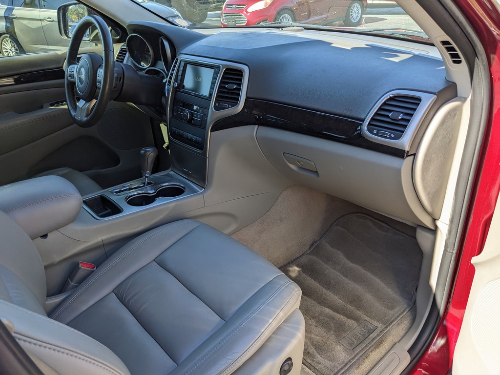 Jeep Grand Cherokee Vehicle Full-screen Gallery Image 12