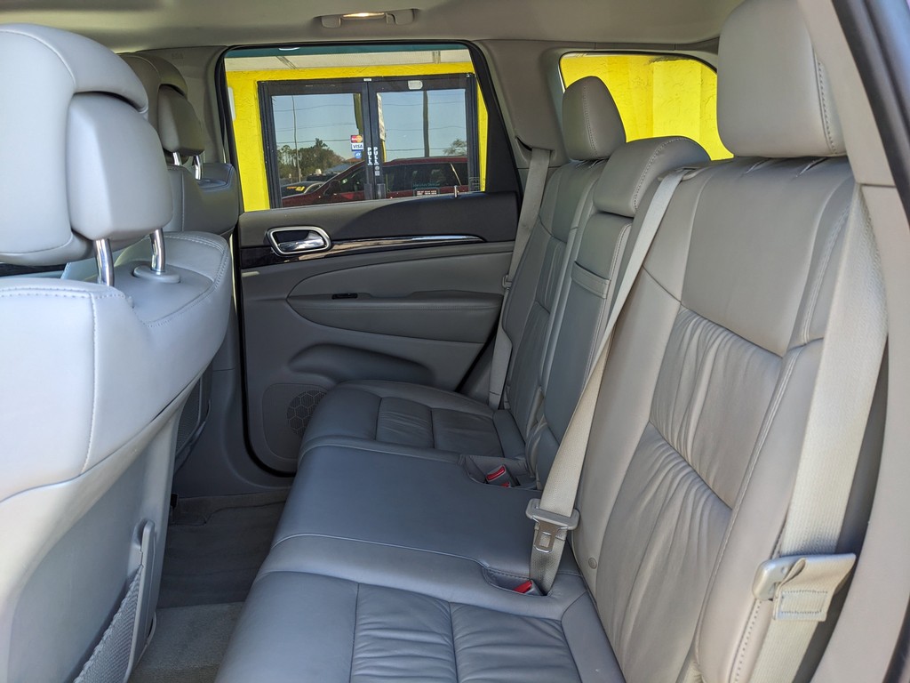 Jeep Grand Cherokee Vehicle Full-screen Gallery Image 17