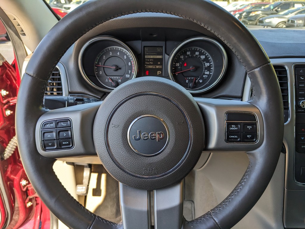 Jeep Grand Cherokee Vehicle Full-screen Gallery Image 27