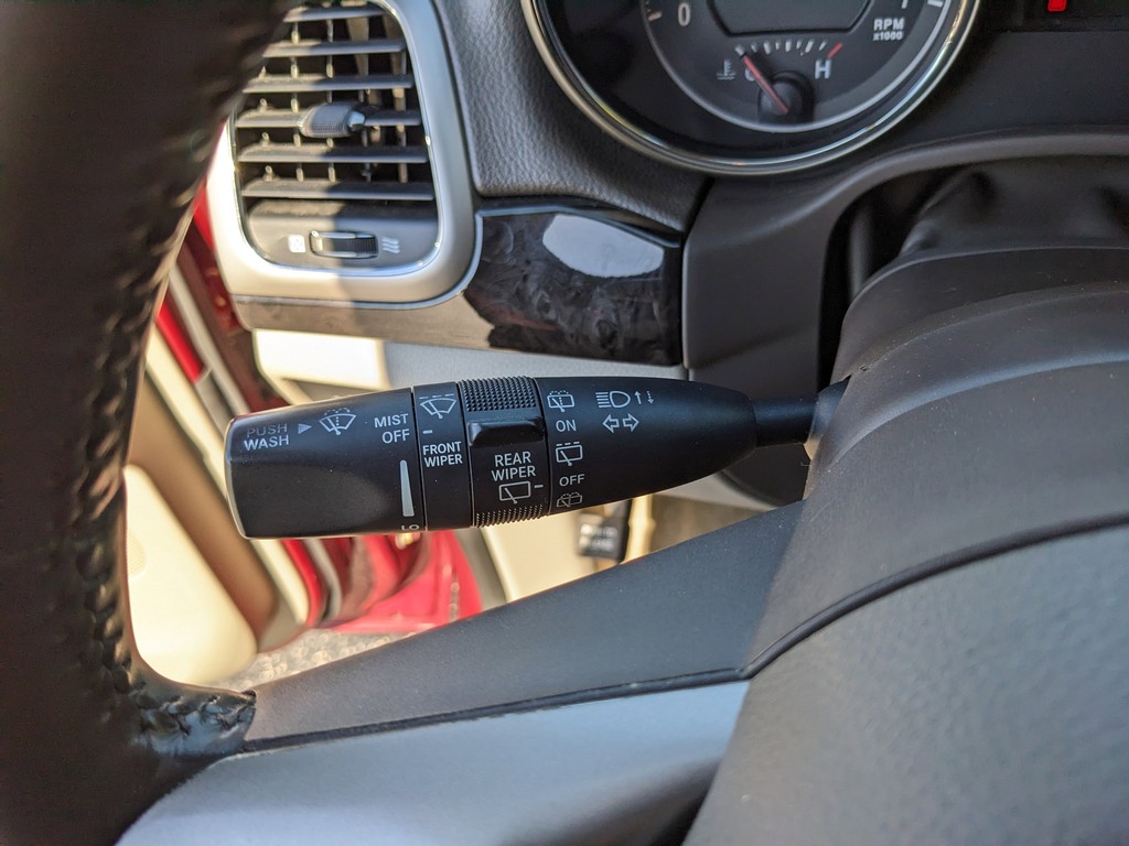 Jeep Grand Cherokee Vehicle Full-screen Gallery Image 30