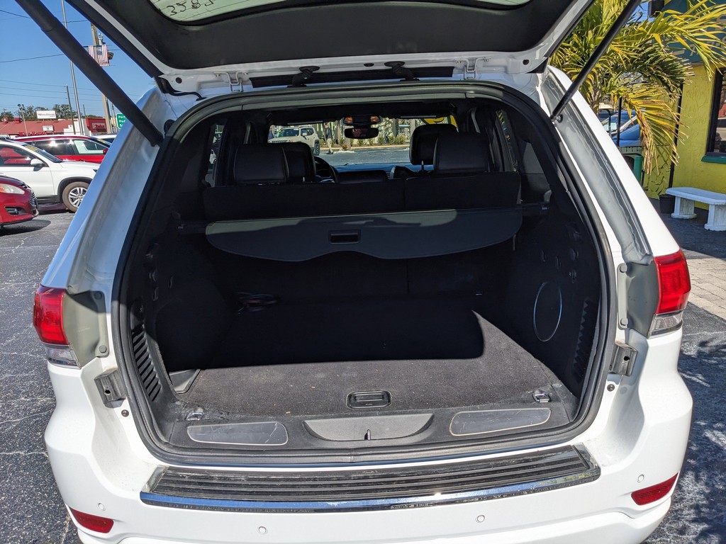 Jeep Grand Cherokee Vehicle Full-screen Gallery Image 09