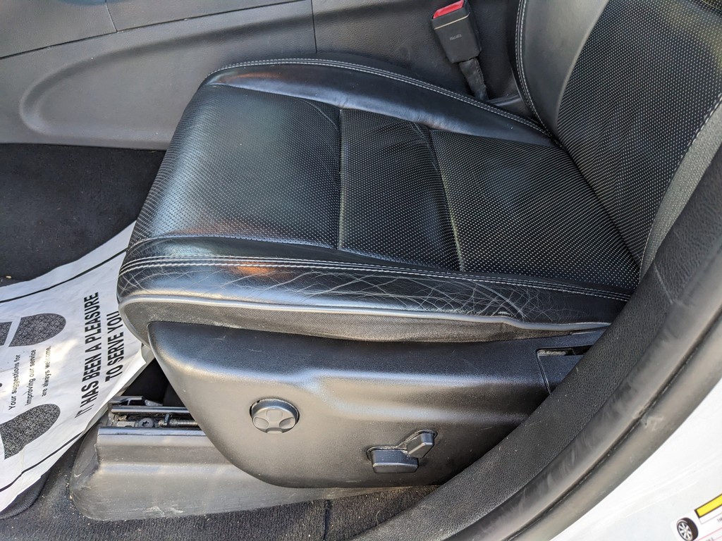 Jeep Grand Cherokee Vehicle Full-screen Gallery Image 18