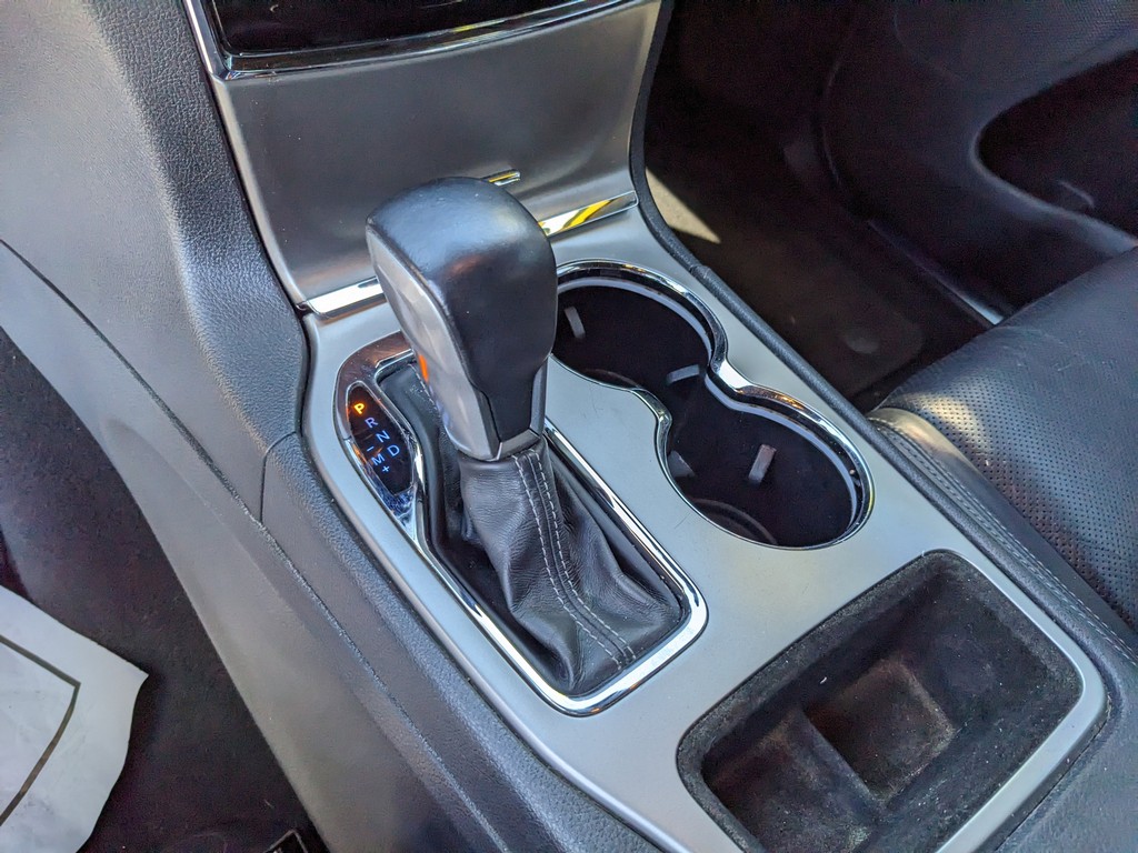 Jeep Grand Cherokee Vehicle Full-screen Gallery Image 24