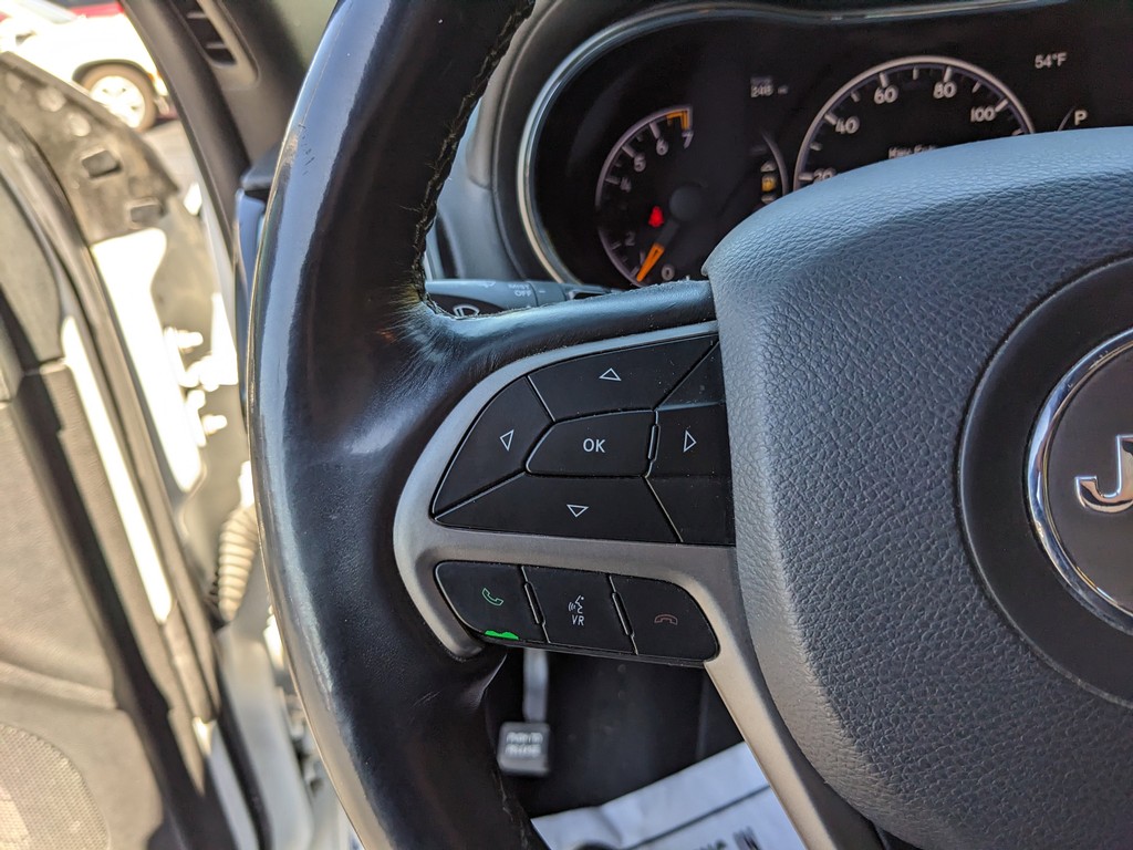 Jeep Grand Cherokee Vehicle Full-screen Gallery Image 28