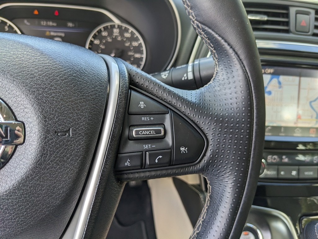 Nissan Maxima Vehicle Full-screen Gallery Image 29