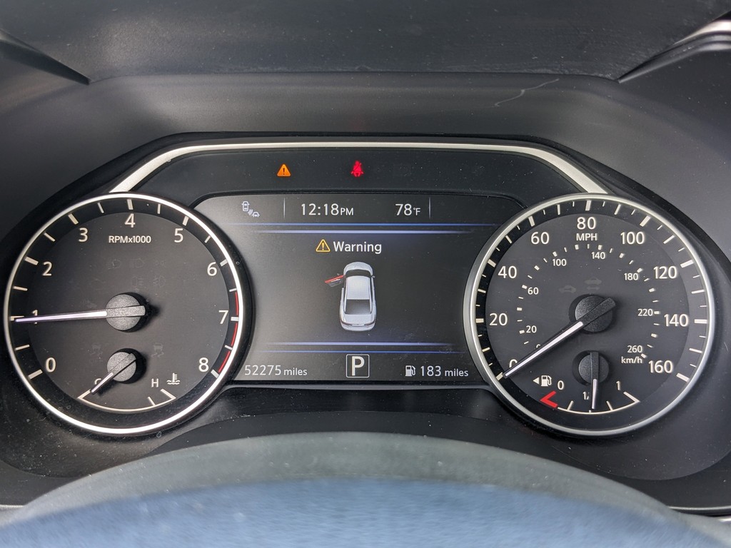 Nissan Maxima Vehicle Full-screen Gallery Image 33