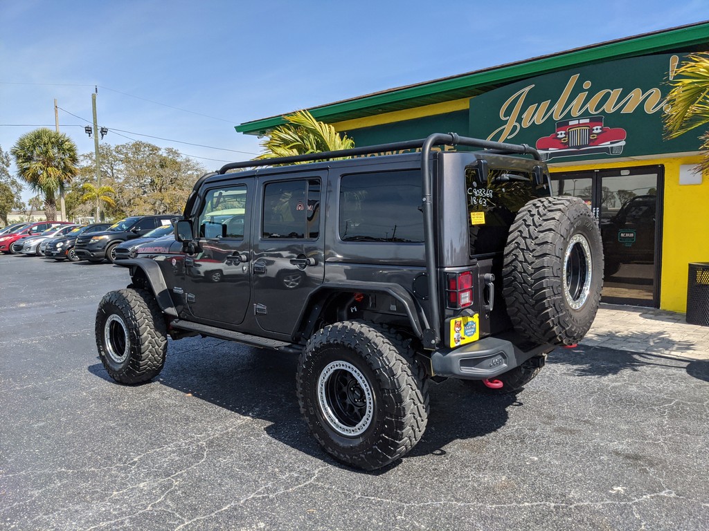Jeep Wrangler JK Unlimited Vehicle Full-screen Gallery Image 03