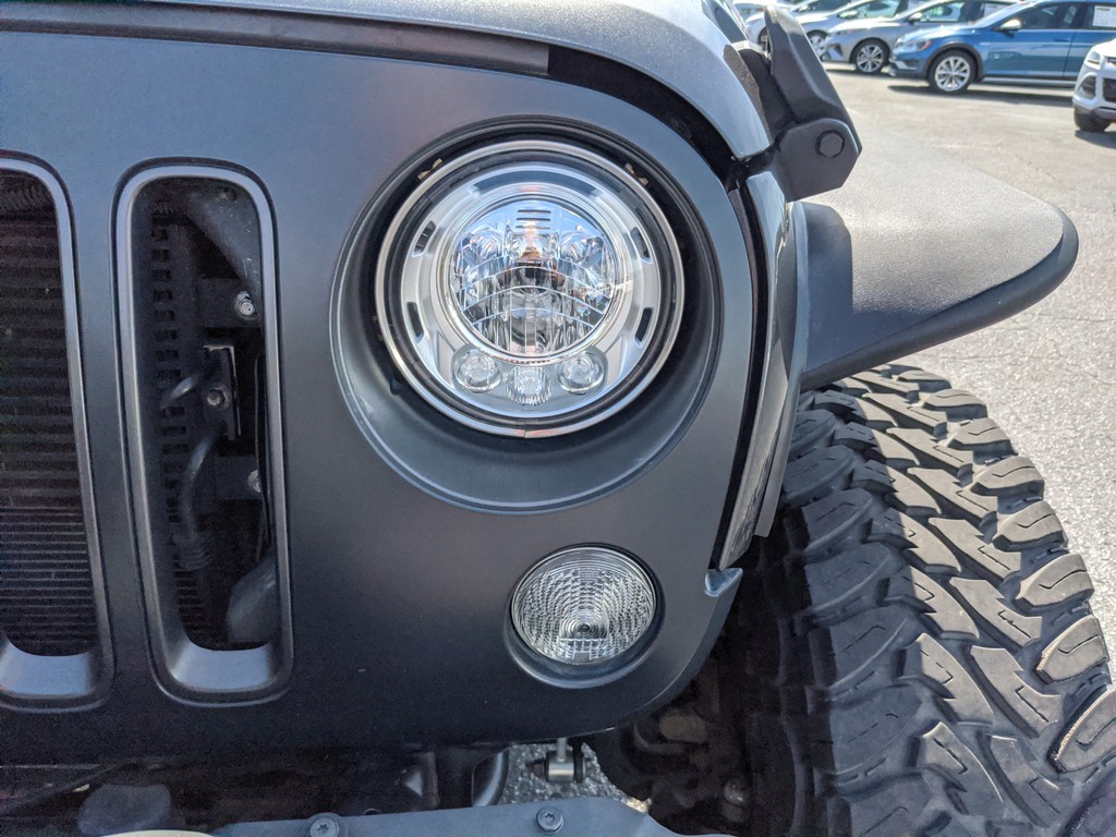 Jeep Wrangler JK Unlimited Vehicle Full-screen Gallery Image 06