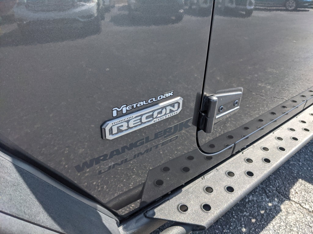 Jeep Wrangler JK Unlimited Vehicle Full-screen Gallery Image 07