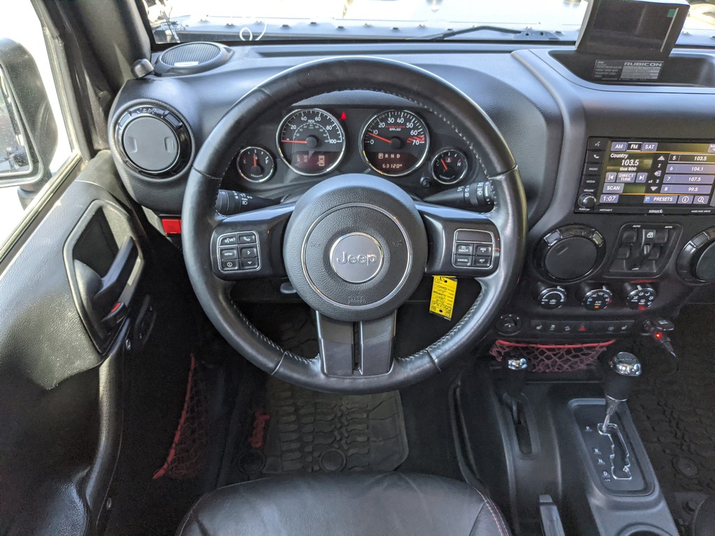 Jeep Wrangler JK Unlimited Vehicle Full-screen Gallery Image 11