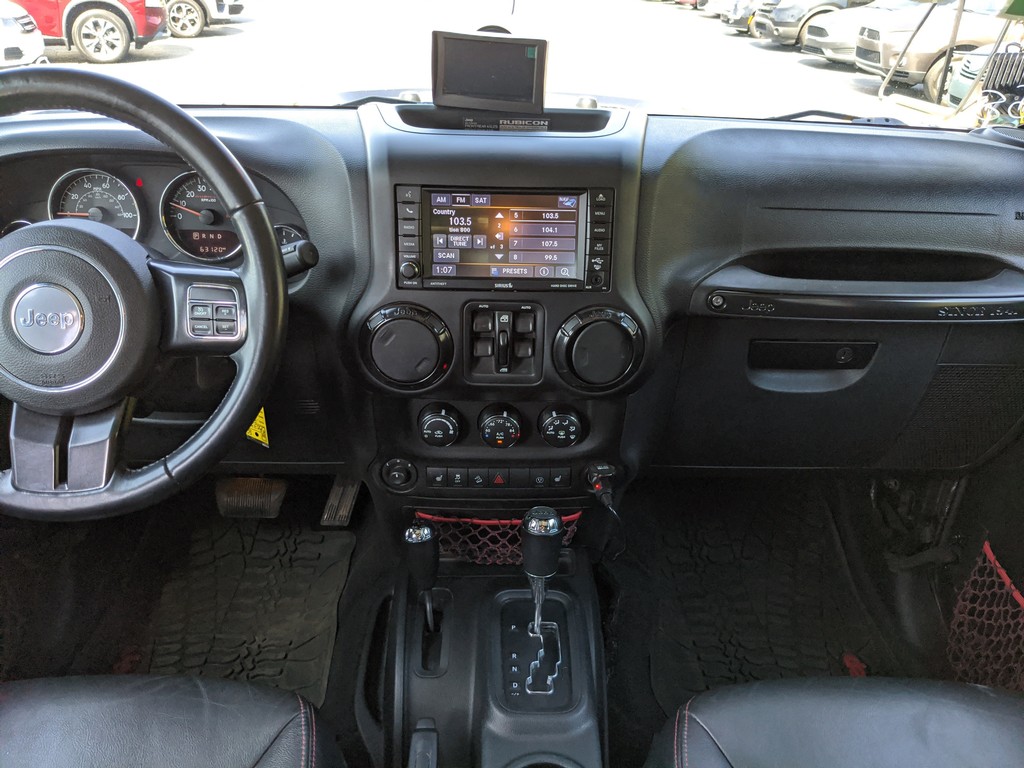 Jeep Wrangler JK Unlimited Vehicle Full-screen Gallery Image 12