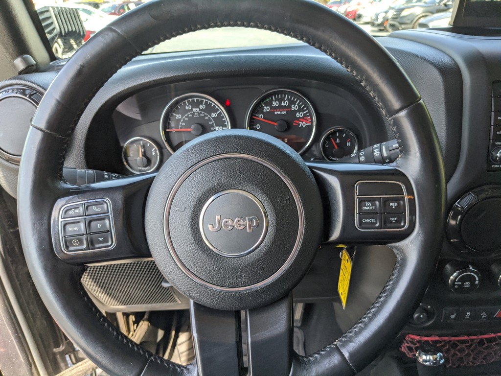 Jeep Wrangler JK Unlimited Vehicle Full-screen Gallery Image 24