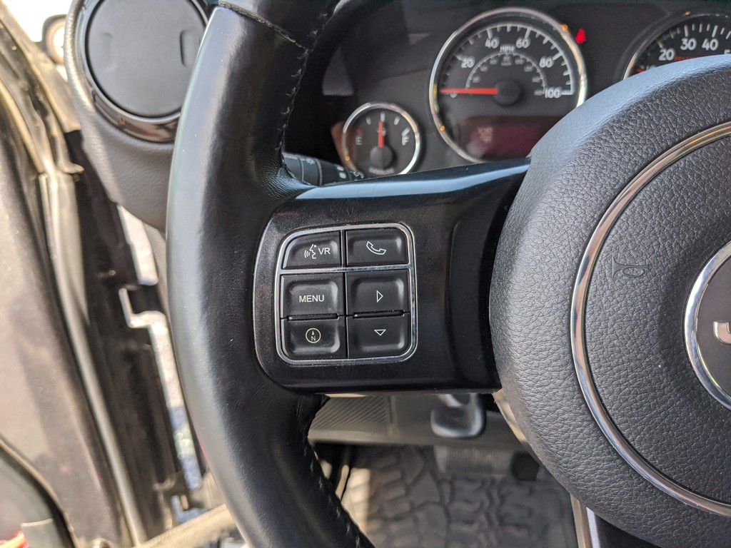 Jeep Wrangler JK Unlimited Vehicle Full-screen Gallery Image 25