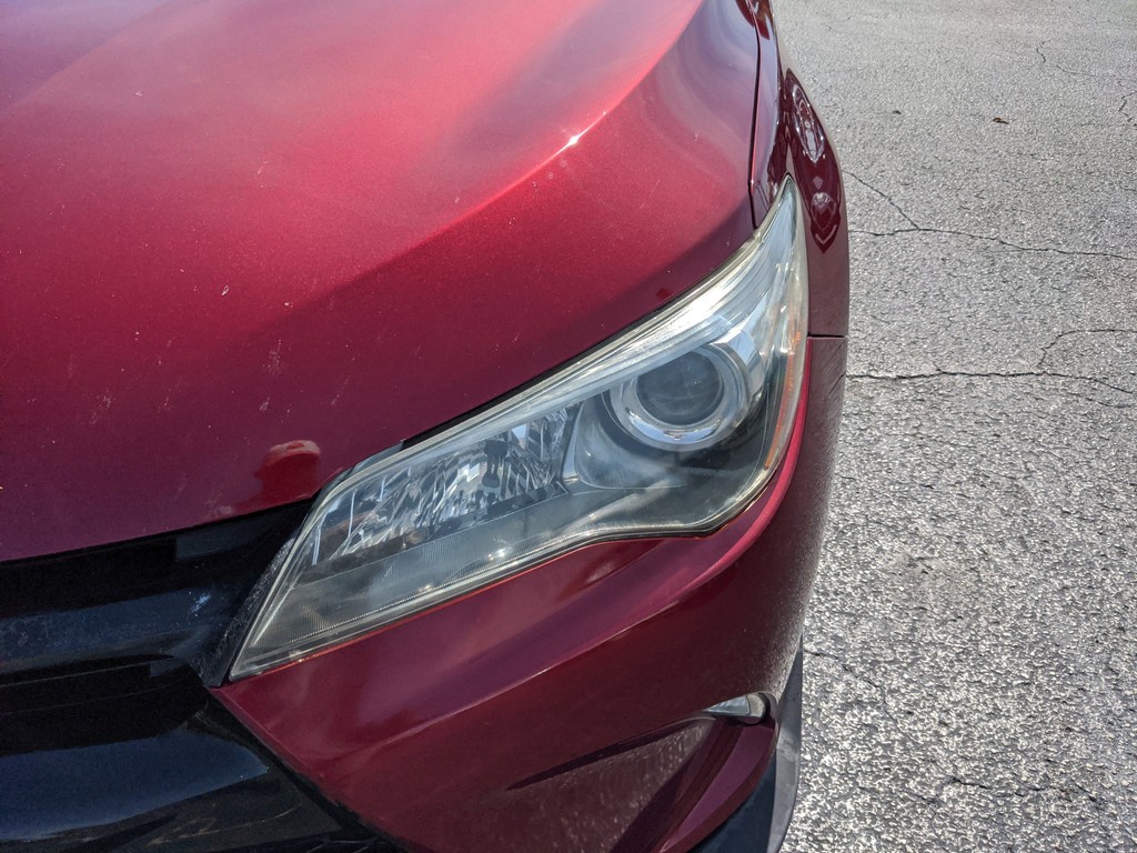 Toyota Camry Vehicle Full-screen Gallery Image 06