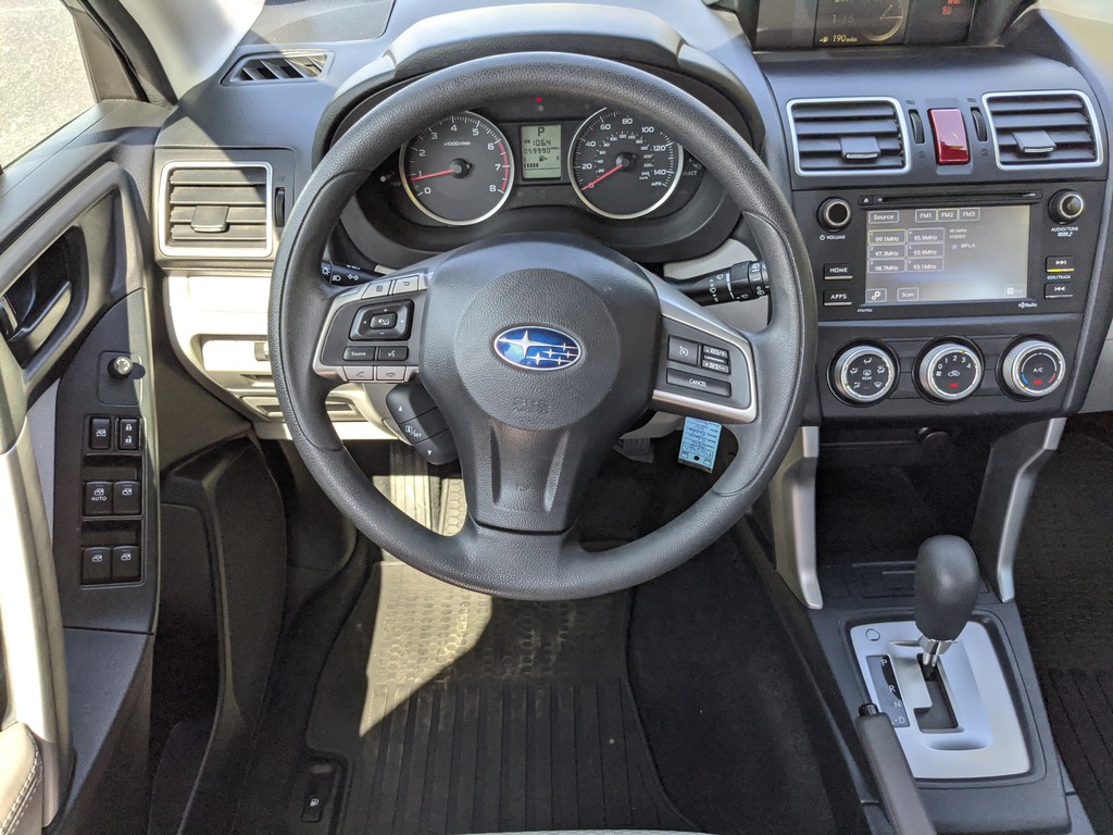 Subaru Forester Vehicle Full-screen Gallery Image 11