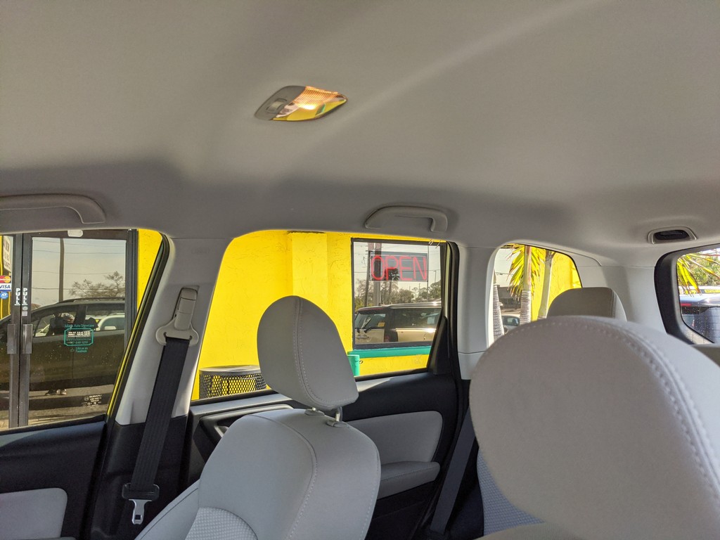 Subaru Forester Vehicle Full-screen Gallery Image 17