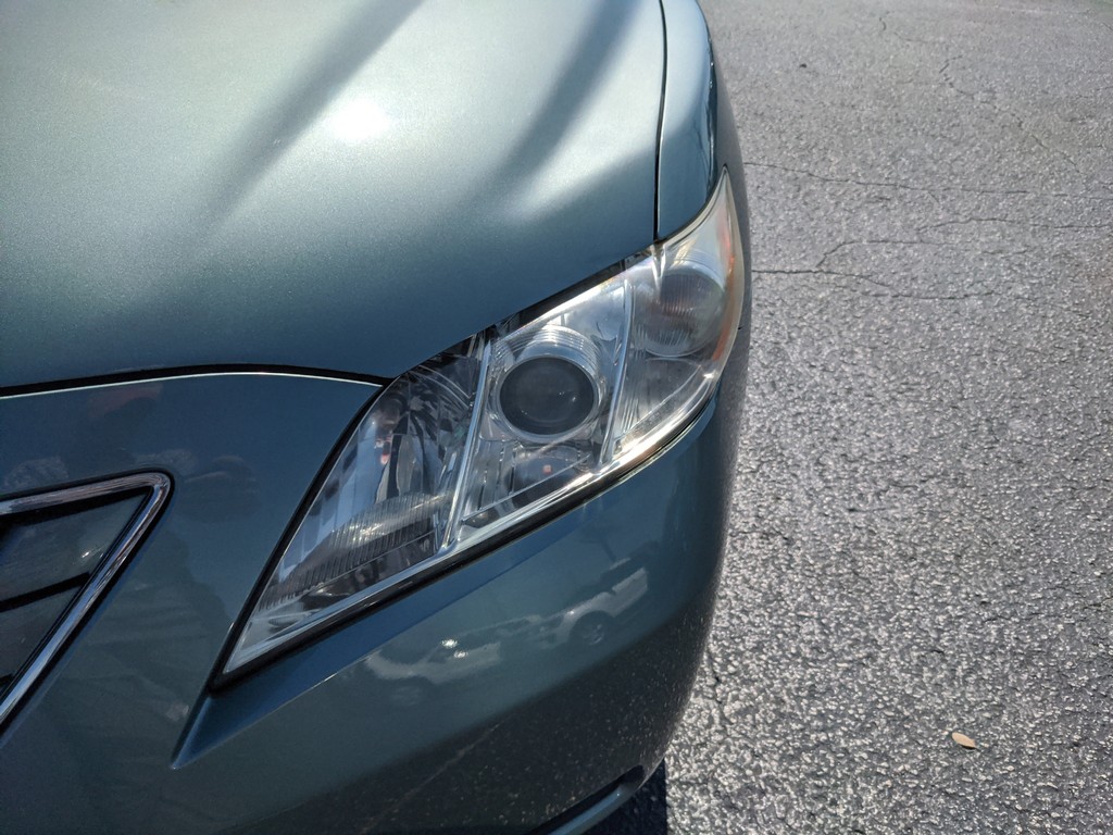 Toyota Camry Vehicle Full-screen Gallery Image 06