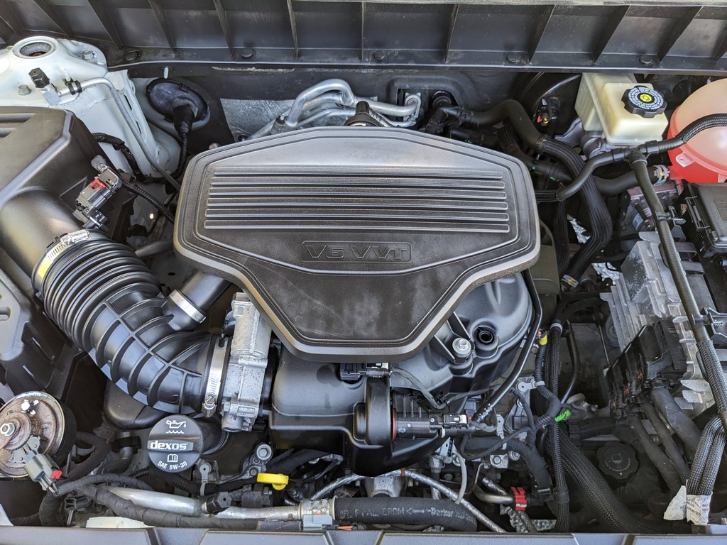 GMC Acadia Vehicle Full-screen Gallery Image 08