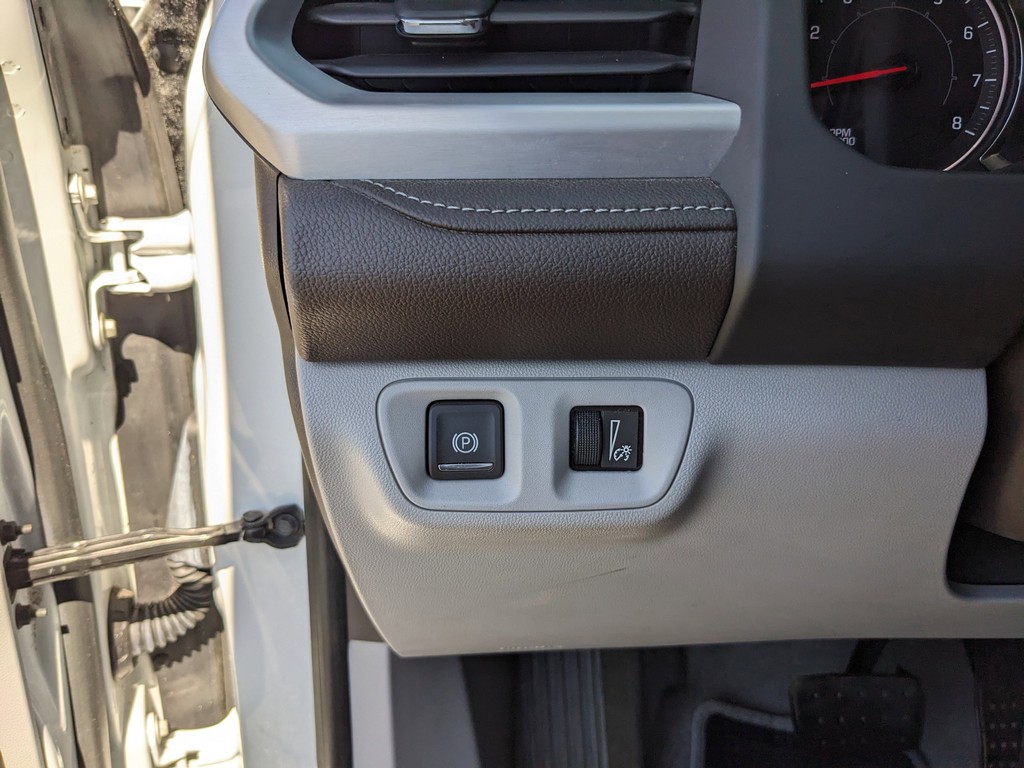 GMC Acadia Vehicle Full-screen Gallery Image 29