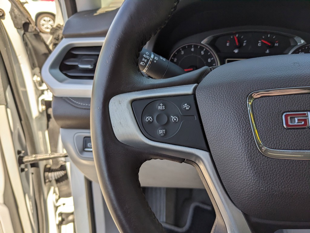 GMC Acadia Vehicle Full-screen Gallery Image 31