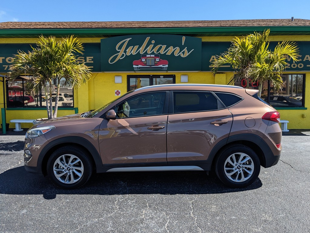 Hyundai Tucson Vehicle Full-screen Gallery Image 02