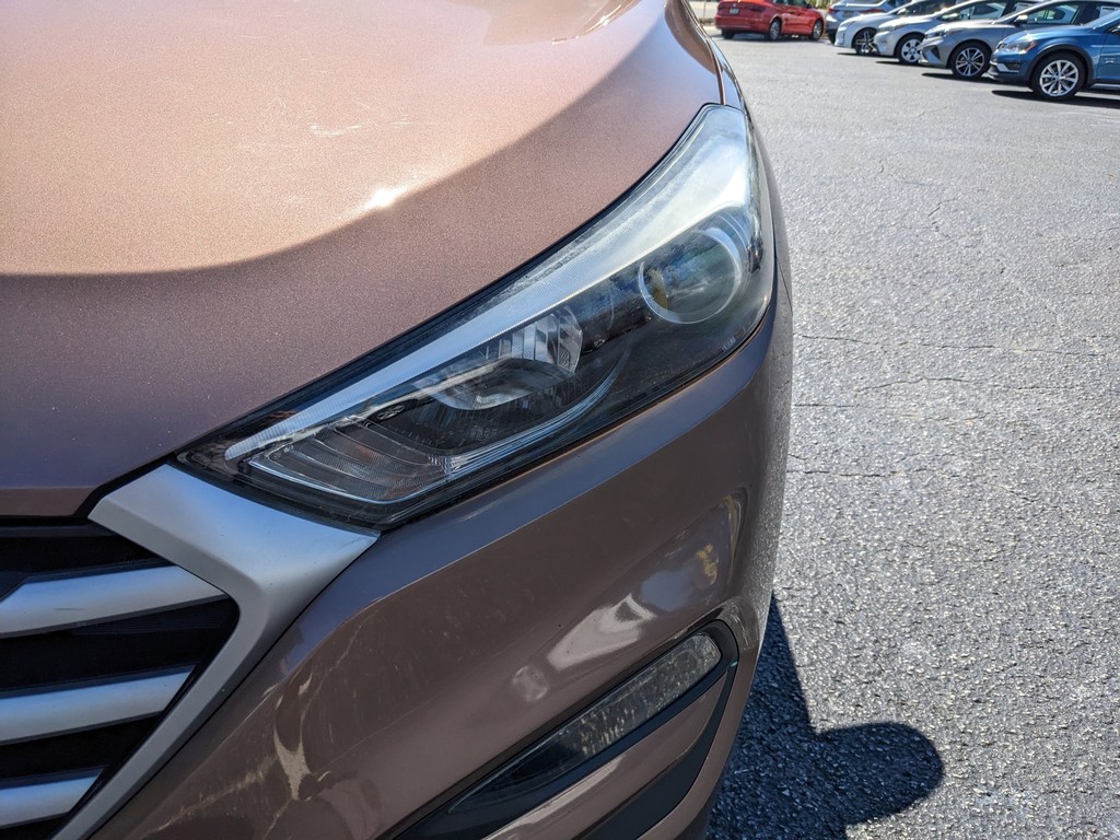 Hyundai Tucson Vehicle Full-screen Gallery Image 06