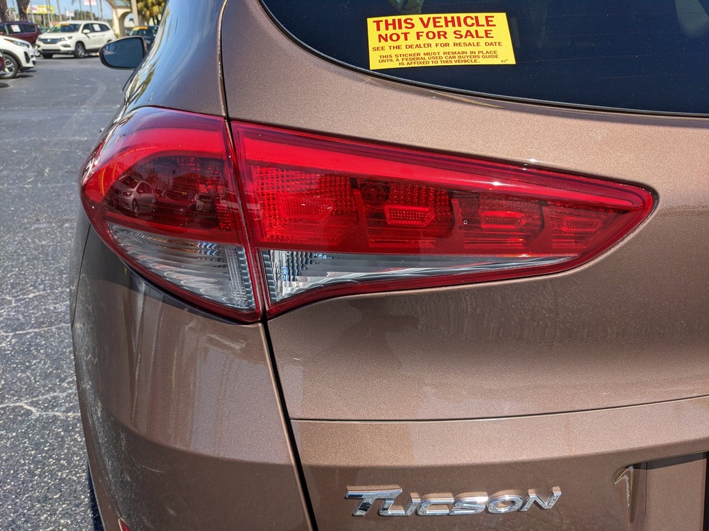 Hyundai Tucson Vehicle Full-screen Gallery Image 07