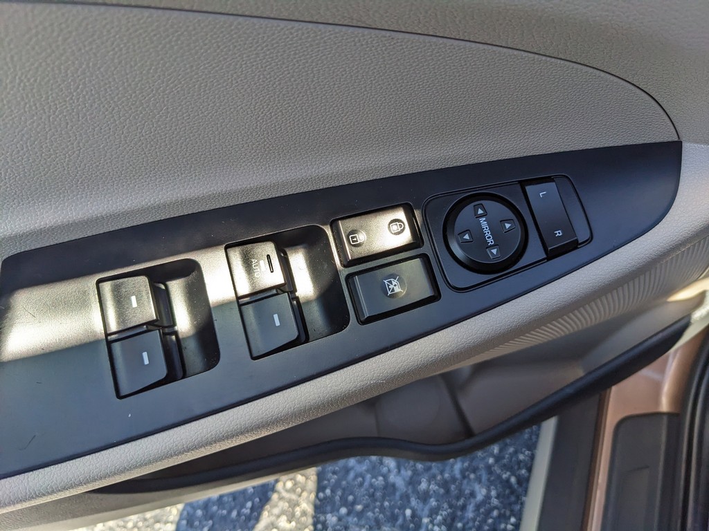 Hyundai Tucson Vehicle Full-screen Gallery Image 16