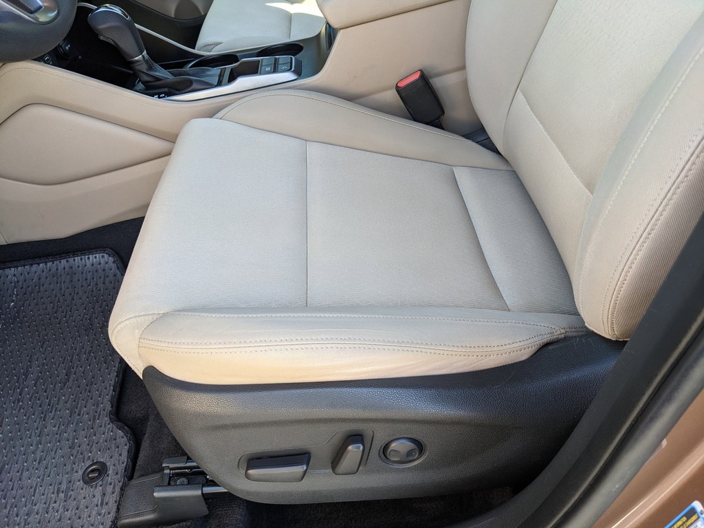 Hyundai Tucson Vehicle Full-screen Gallery Image 17