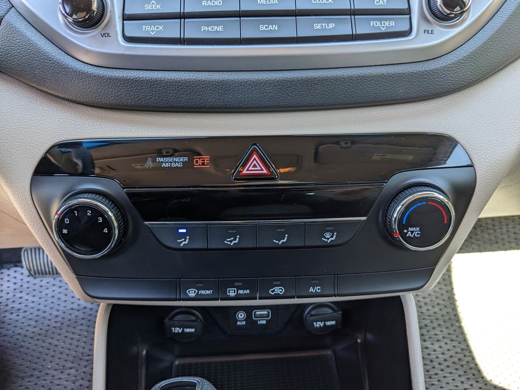 Hyundai Tucson Vehicle Full-screen Gallery Image 21