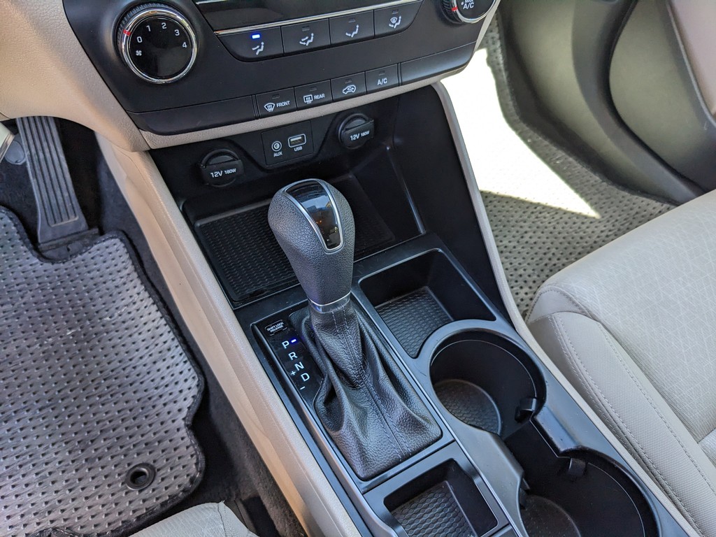 Hyundai Tucson Vehicle Full-screen Gallery Image 22