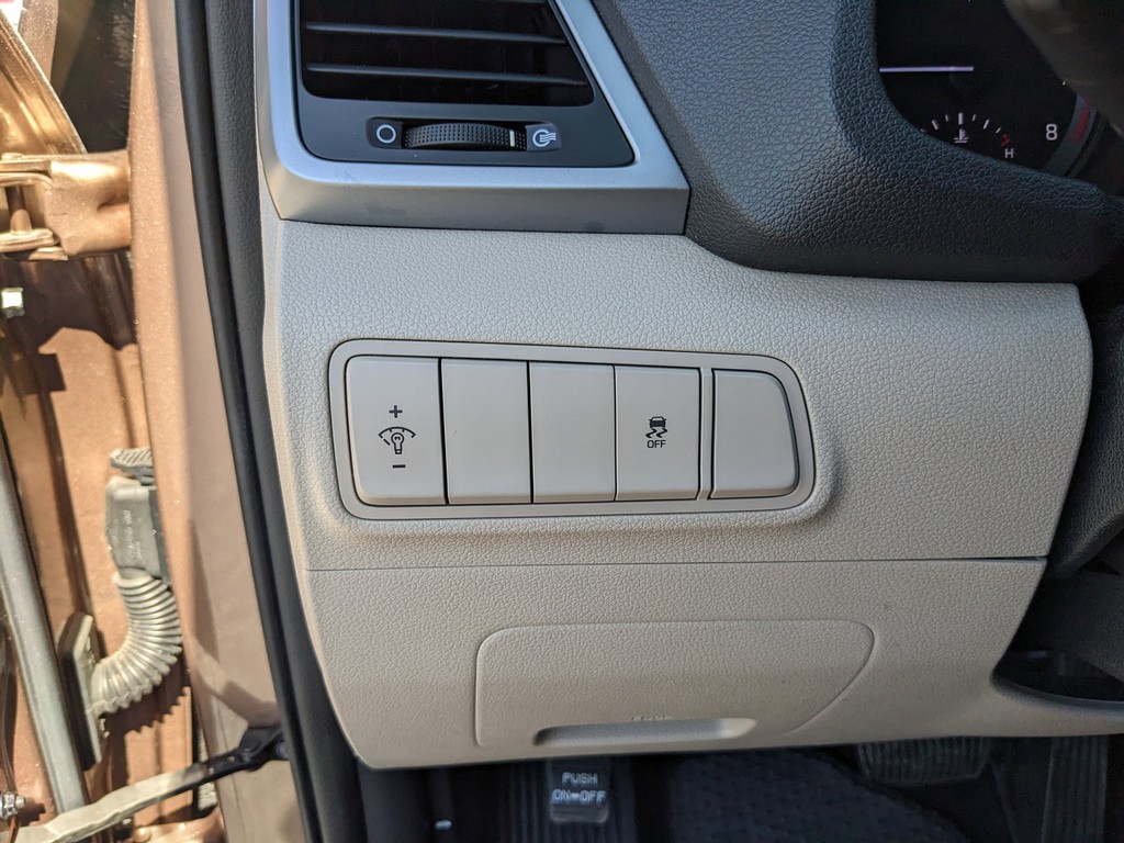 Hyundai Tucson Vehicle Full-screen Gallery Image 23