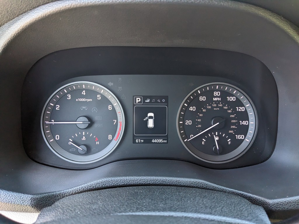 Hyundai Tucson Vehicle Full-screen Gallery Image 29