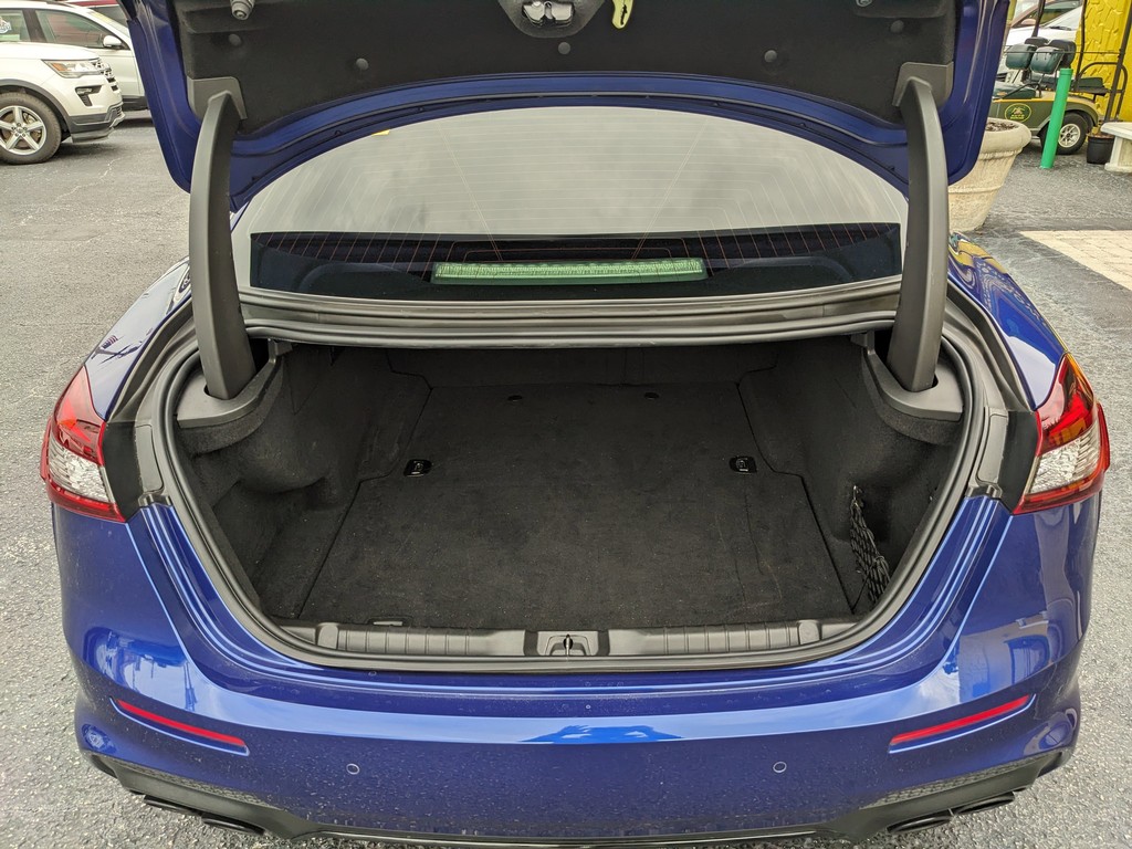 Maserati Ghibli Vehicle Full-screen Gallery Image 08