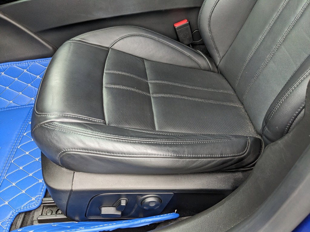 Maserati Ghibli Vehicle Full-screen Gallery Image 17