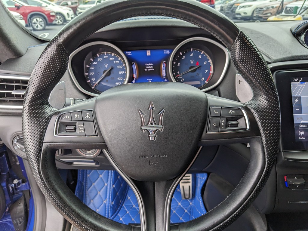Maserati Ghibli Vehicle Full-screen Gallery Image 25
