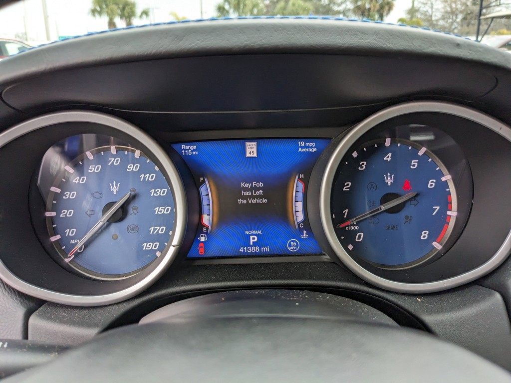 Maserati Ghibli Vehicle Full-screen Gallery Image 30