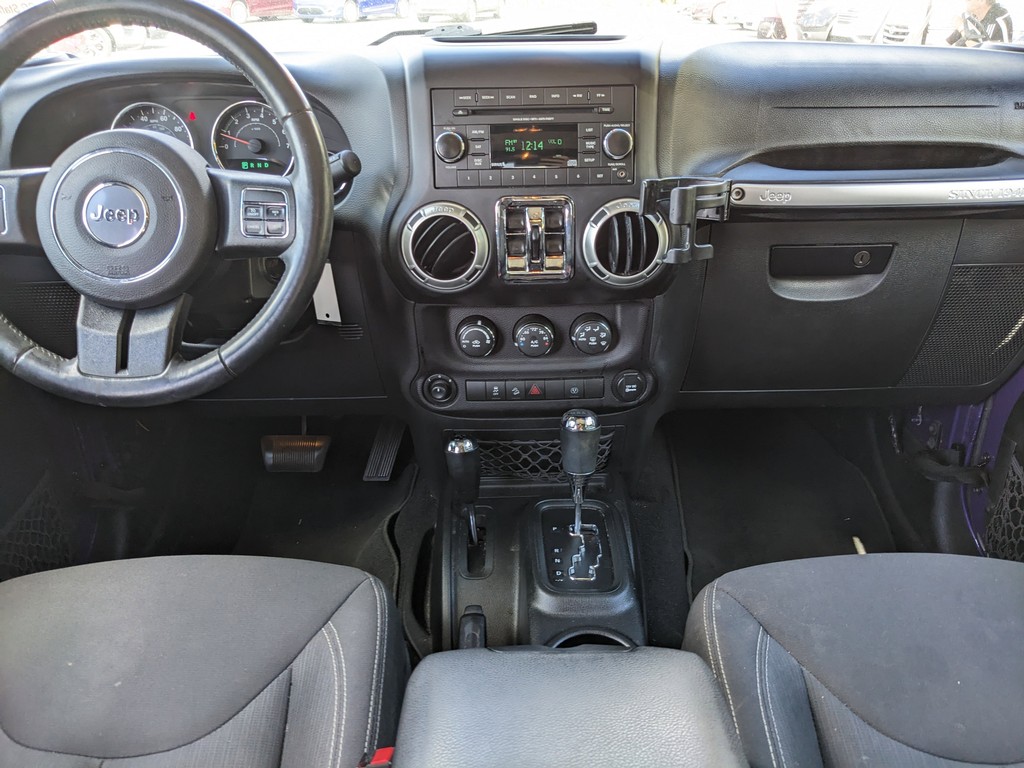 Jeep Wrangler Unlimited Vehicle Full-screen Gallery Image 09