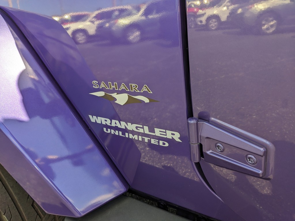 Jeep Wrangler Unlimited Vehicle Full-screen Gallery Image 11