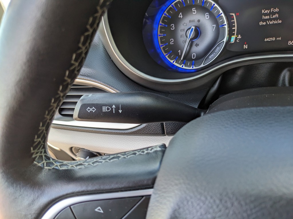 Chrysler Pacifica Vehicle Full-screen Gallery Image 30