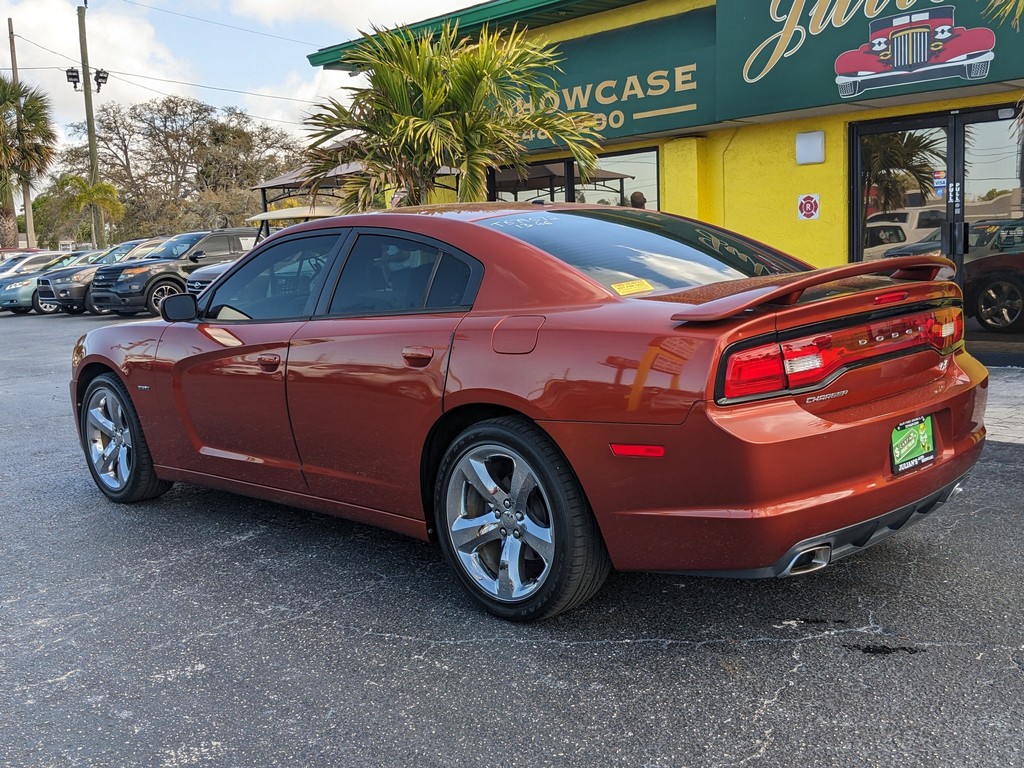 Dodge Charger Vehicle Full-screen Gallery Image 03