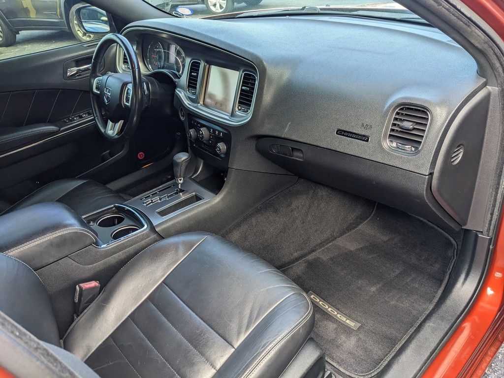 Dodge Charger Vehicle Full-screen Gallery Image 11