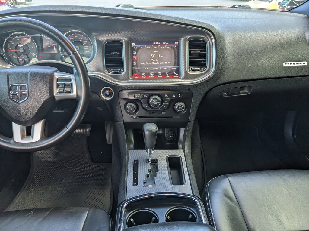 Dodge Charger Vehicle Full-screen Gallery Image 14