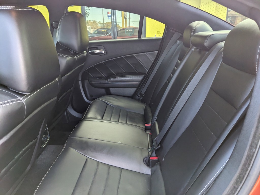 Dodge Charger Vehicle Full-screen Gallery Image 17