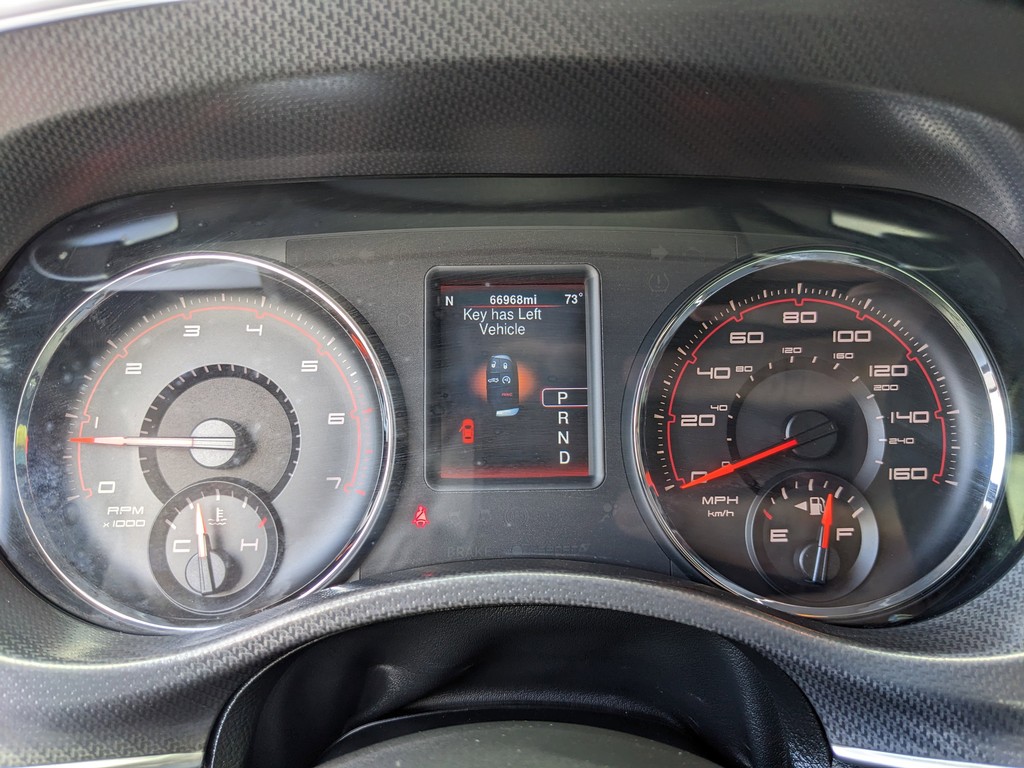 Dodge Charger Vehicle Full-screen Gallery Image 31