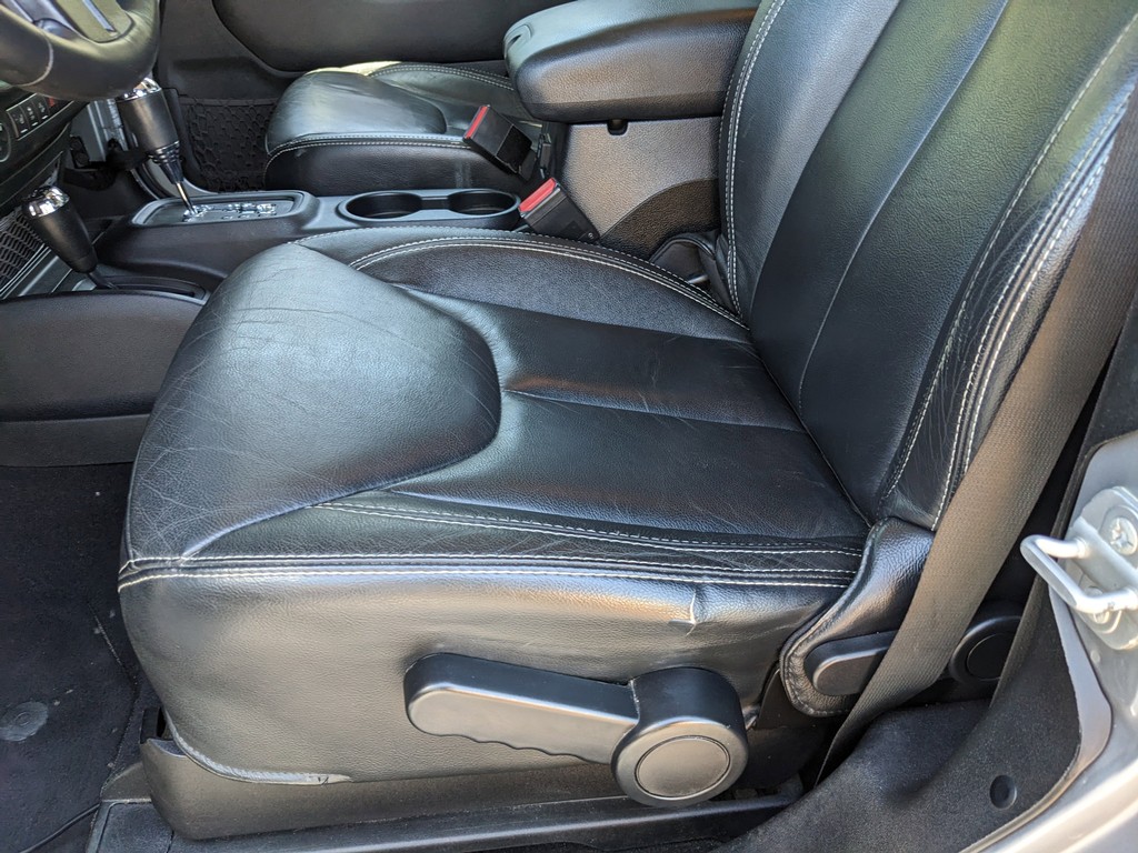 Jeep Wrangler Vehicle Full-screen Gallery Image 15