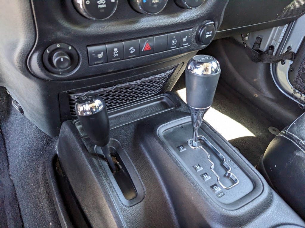 Jeep Wrangler Vehicle Full-screen Gallery Image 21