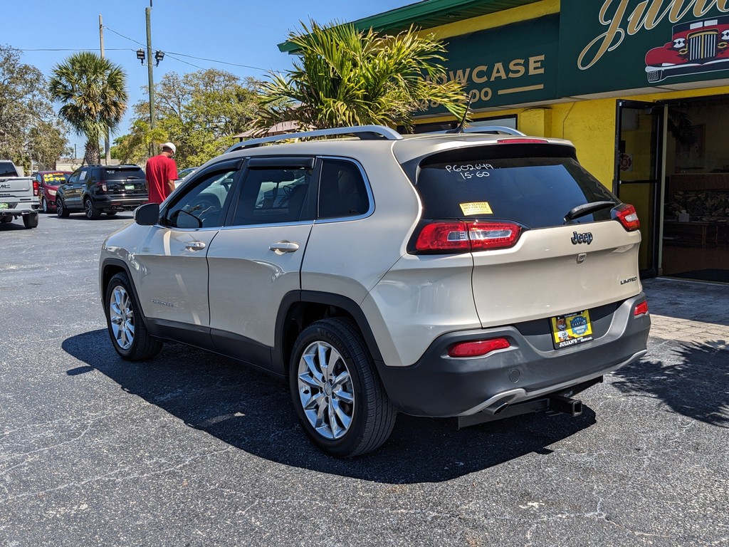 Jeep Cherokee Vehicle Full-screen Gallery Image 03
